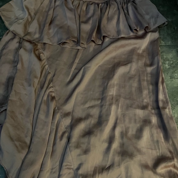 Silky midi ruffle skirt with slit!!! Worn once - Picture 8 of 8